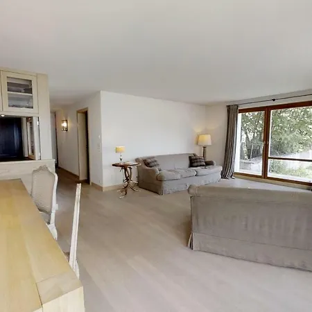 Ille Terrarum Apartment